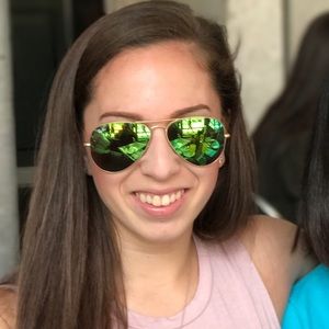 Meet your Posher, Jessica